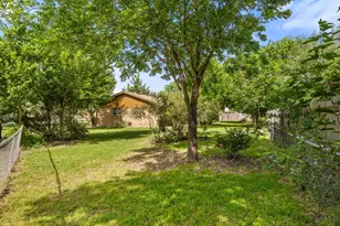 704 Brookwood Cir, Taylor, TX 76574 - Photo 30