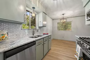 704 Brookwood Cir, Taylor, TX 76574 - Photo 16