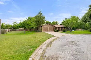 704 Brookwood Cir, Taylor, TX 76574 - Photo 36