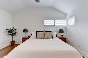 2501 E 4th St, Austin, TX 78702 - Photo 12