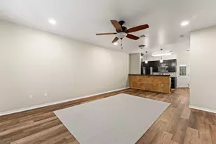 2009 S 10th St, Waco, TX 76706 - Photo 4