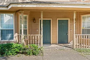 2009 S 10th St, Waco, TX 76706 - Photo 2