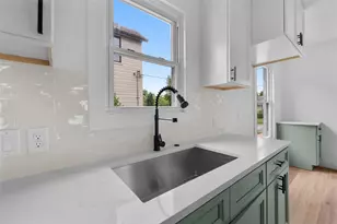 605 E 47th St, Austin, TX 78751 - Photo 12