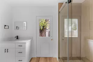 605 E 47th St, Austin, TX 78751 - Photo 18