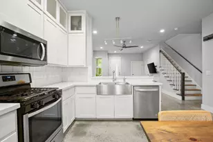 1220 Delano St, Austin, TX 78721 - Photo 10