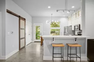 1220 Delano St, Austin, TX 78721 - Photo 6