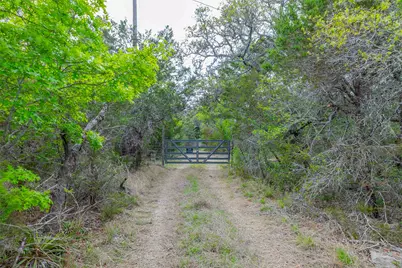 910 Abbey Road, Liberty Hill, TX 78642 - Photo 10