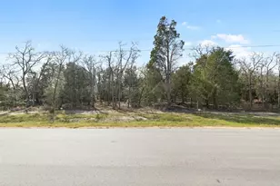 120 Las Alturas Dr, Elgin, TX 78621 - Photo 2