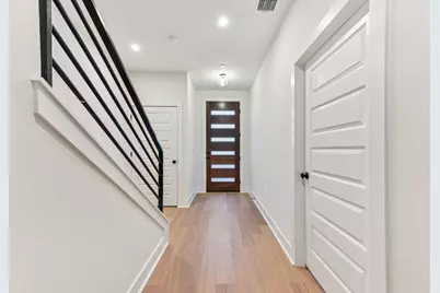 200 W 56th Street #2102, Austin, TX 78751 - Photo 4