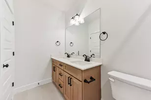 200 W 56th St, Austin, TX 78751 - Photo 32