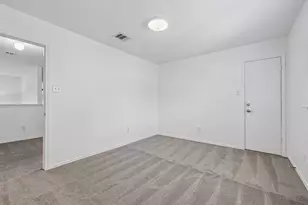7658 Marble Ridge Dr, Austin, TX 78747 - Photo 26
