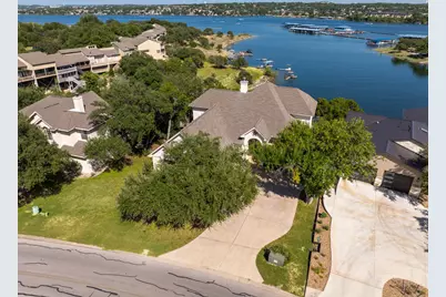 343 Venture Boulevard S, Point Venture, TX 78645 - Photo 2