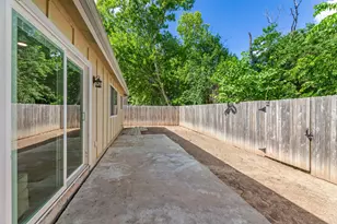 2106 Ponciana Loop, Austin, TX 78744 - Photo 22