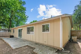 2106 Ponciana Loop, Austin, TX 78744 - Photo 24