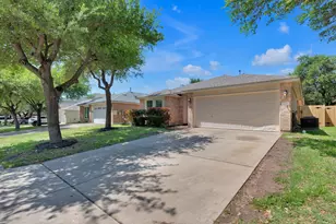 3755 Castle Rock Dr, Round Rock, TX 78681 - Photo 4