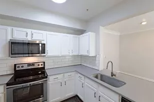 12215 Hunters Chase Dr, Austin, TX 78729 - Photo 8