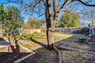 1600 Pine Knoll Dr, Austin, TX 78758 - Photo 22