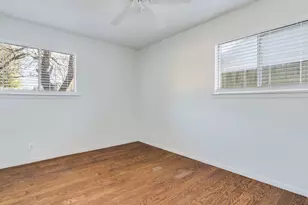 1600 Pine Knoll Dr, Austin, TX 78758 - Photo 22