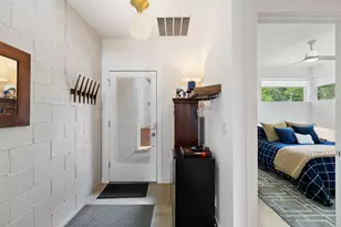 2016 Jesse E. Segovia St, Austin, TX 78702 - Photo 36