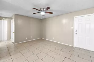 1611 Jones St, Taylor, TX 76574 - Photo 6