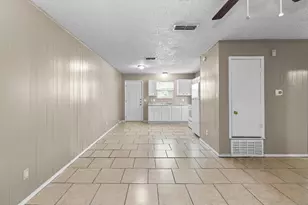 1611 Jones St, Taylor, TX 76574 - Photo 2