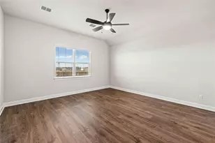 405 W Luna Blue Ln, Jarrell, TX 76537 - Photo 4