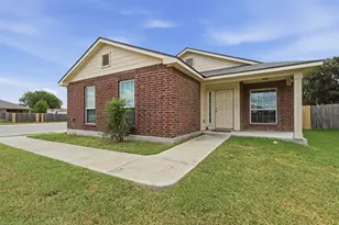1600 Wedgewood Trl, Lockhart, TX 78644 - Photo 1