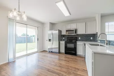 306 Quail Hollow Drive, Hutto, TX 78634 - Photo 8