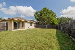 306 Quail Hollow Dr, Hutto, TX 78634 - Photo 16