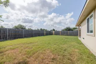 306 Quail Hollow Dr, Hutto, TX 78634 - Photo 18