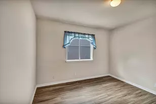 216 Meadowside Dr, Hutto, TX 78634 - Photo 14