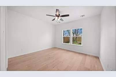 429 S Williamson Street, Giddings, TX 78942 - Photo 18