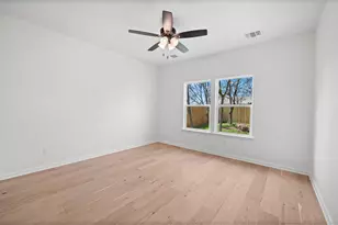 429 S Williamson St, Giddings, TX 78942 - Photo 18