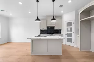 429 S Williamson St, Giddings, TX 78942 - Photo 8