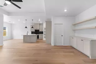 429 S Williamson St, Giddings, TX 78942 - Photo 6