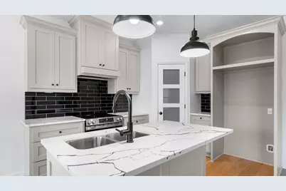 429 S Williamson Street, Giddings, TX 78942 - Photo 10