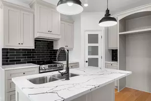 429 S Williamson St, Giddings, TX 78942 - Photo 10