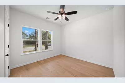 429 S Williamson Street, Giddings, TX 78942 - Photo 14