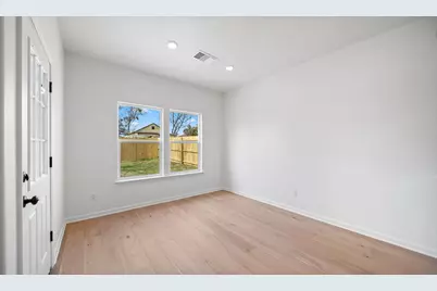 429 S Williamson Street, Giddings, TX 78942 - Photo 22