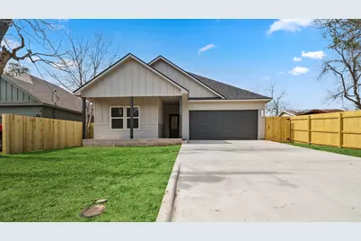 429 S Williamson Street, Giddings, TX 78942 - Photo 1