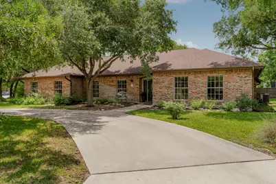 400 Hackberry Street, Lockhart, TX 78644 - Photo 6