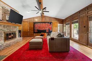 400 Hackberry St, Lockhart, TX 78644 - Photo 8