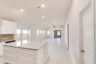 125 Comet Pointe Dr, Georgetown, TX 78628 - Photo 6