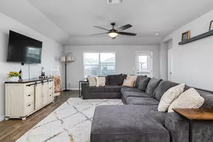 201 Bunting Ln, Bertram, TX 78605 - Photo 4