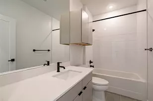 100 W Mockingbird Ln, Austin, TX 78745 - Photo 6