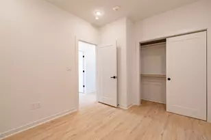 100 W Mockingbird Ln, Austin, TX 78745 - Photo 8