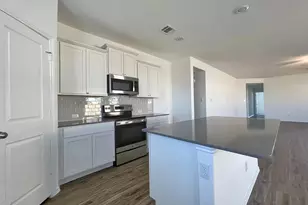 104 Ulmus St, Hutto, TX 78634 - Photo 4