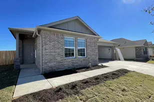 104 Ulmus St, Hutto, TX 78634 - Photo 2