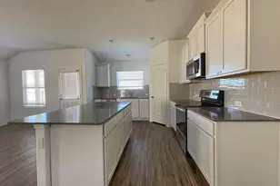 104 Ulmus St, Hutto, TX 78634 - Photo 6