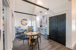 2430 Cromwell Cir, Austin, TX 78741 - Photo 16